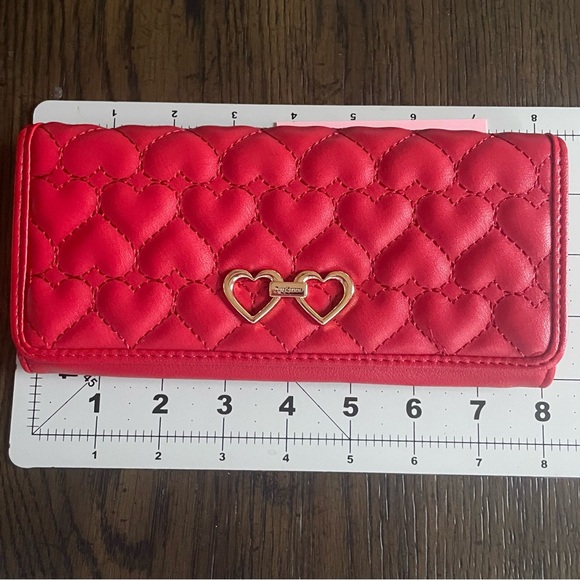 Juicy Couture Red Double Heart Quilted Wallet - Picture 2 of 4